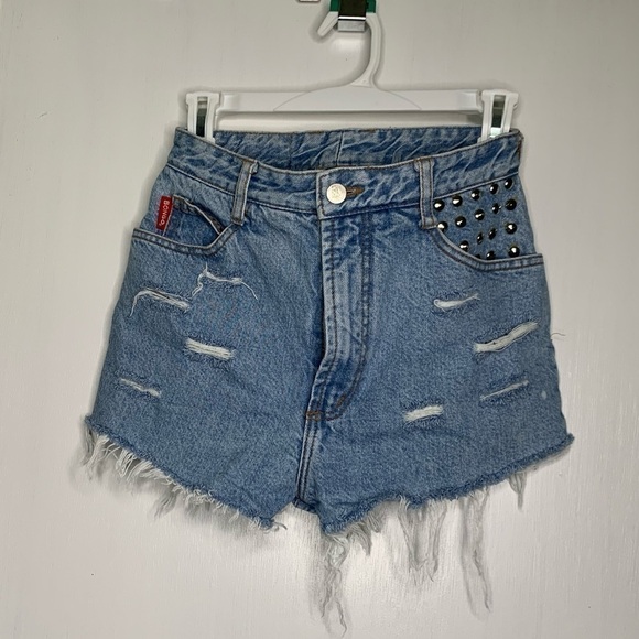 Vintage 90s authentic distressed BONGO denim frayed studded shorts size 7 - Picture 2 of 7